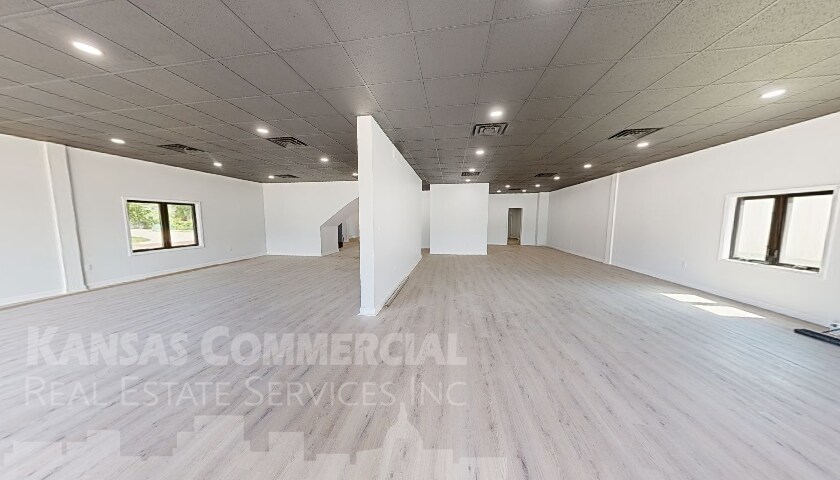 1122 SW 10th Ave, Topeka, KS à louer - Photo intérieure – Image 3 sur 7