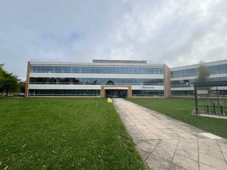 Route De L'orme Des Merisiers, Saint-Aubin à louer - Photo de l’immeuble – Image 1 sur 13