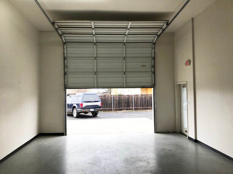 4737 College Park, San Antonio, TX à louer - Photo de l’immeuble – Image 3 sur 5