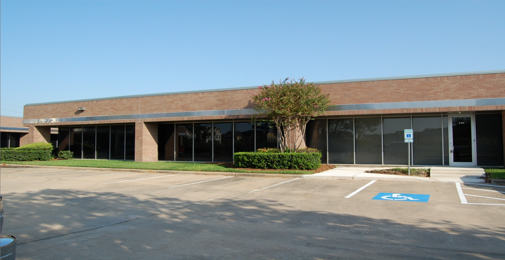 211-285 W Airtex Blvd, Houston, TX à louer - Photo de l’immeuble – Image 3 sur 10