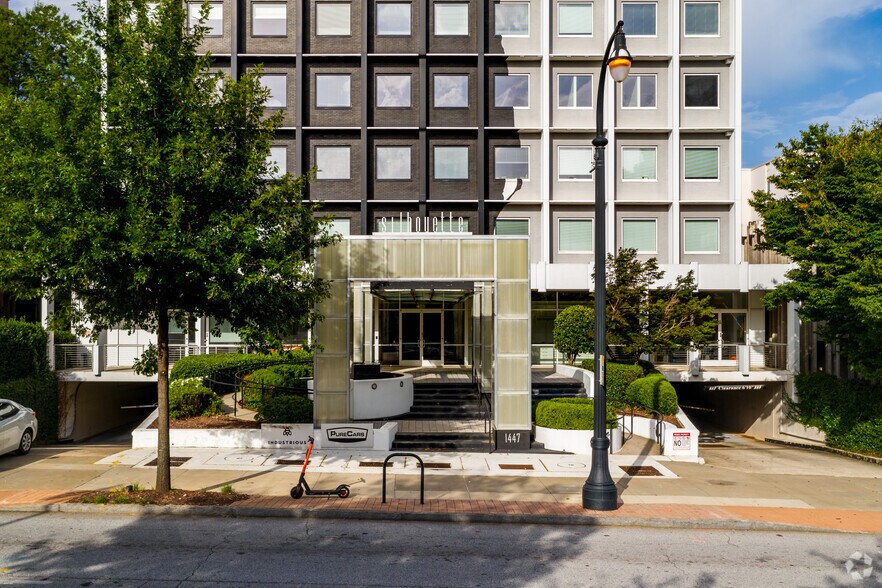 1447 Peachtree St NE, Atlanta, GA à louer - Photo de l’immeuble – Image 3 sur 11