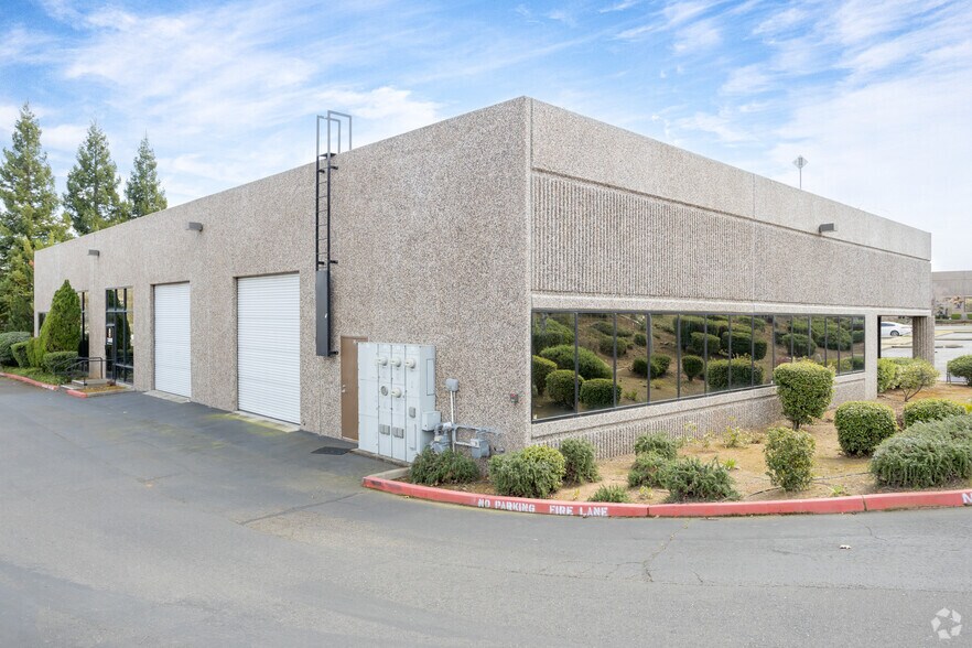 5007 Windplay Dr, El Dorado Hills, CA à vendre - Photo de l’immeuble – Image 3 sur 8