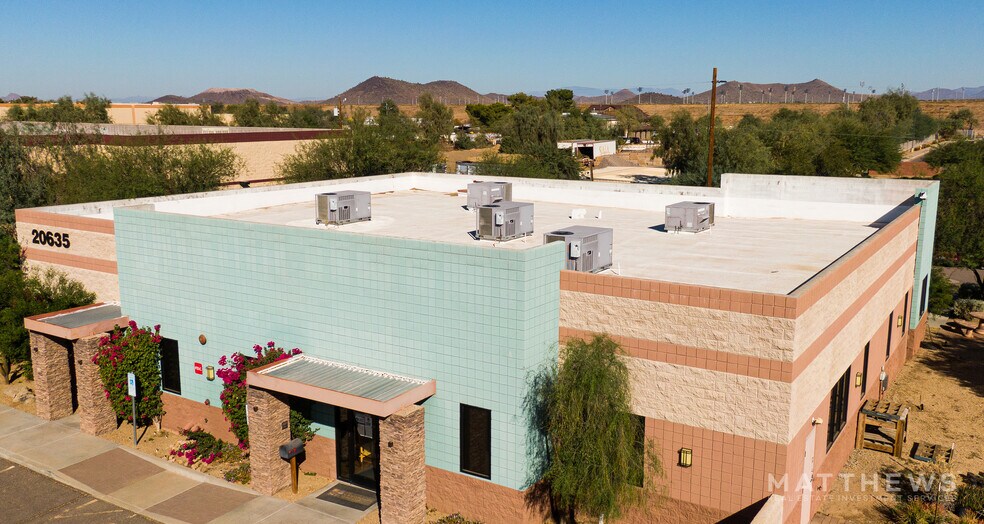 20635 N 29th Pl, Phoenix, AZ à vendre - Photo de l’immeuble – Image 3 sur 5