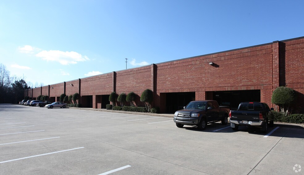 1040-1058 Branch Dr, Alpharetta, GA à louer - Photo principale – Image 1 sur 4