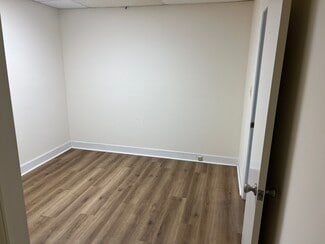 Plus de détails pour 717 Ward Blvd, Wilson, NC - Bureau à louer
