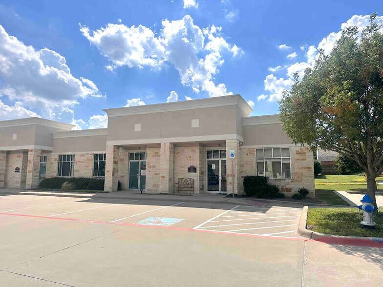 3900 S Stonebridge Dr, McKinney, TX à louer - Photo de l’immeuble – Image 3 sur 4