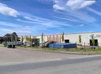 Plus de détails pour Local d'activités à louer