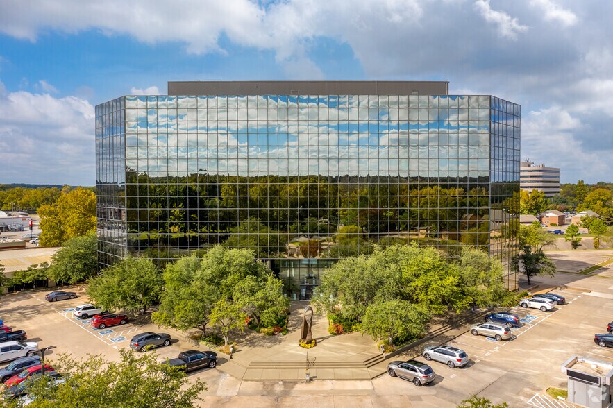 2431 E 61st St, Tulsa, OK à louer - Photo principale – Image 1 sur 17