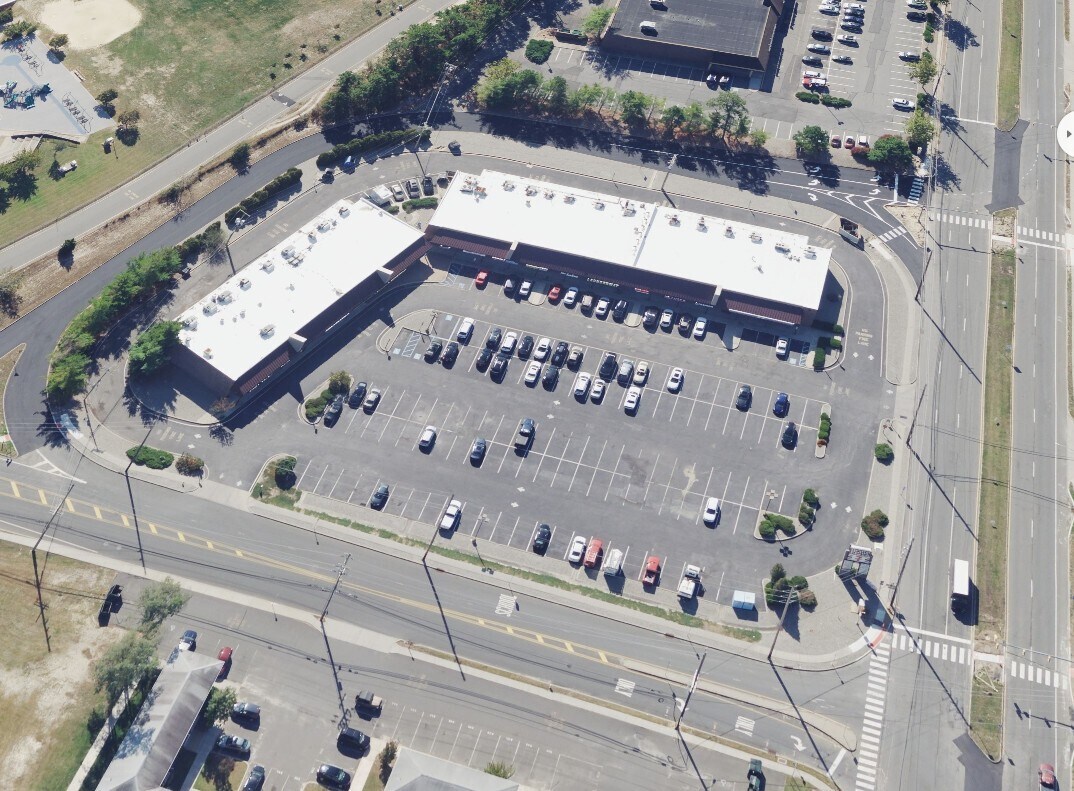 379-399 Brick Blvd, Brick, NJ à louer Photo principale– Image 1 sur 3