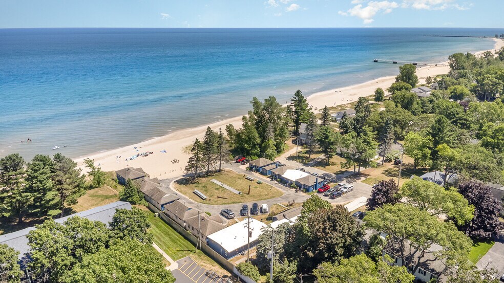 205 Pack St, Oscoda, MI à vendre - Aérien – Image 3 sur 27