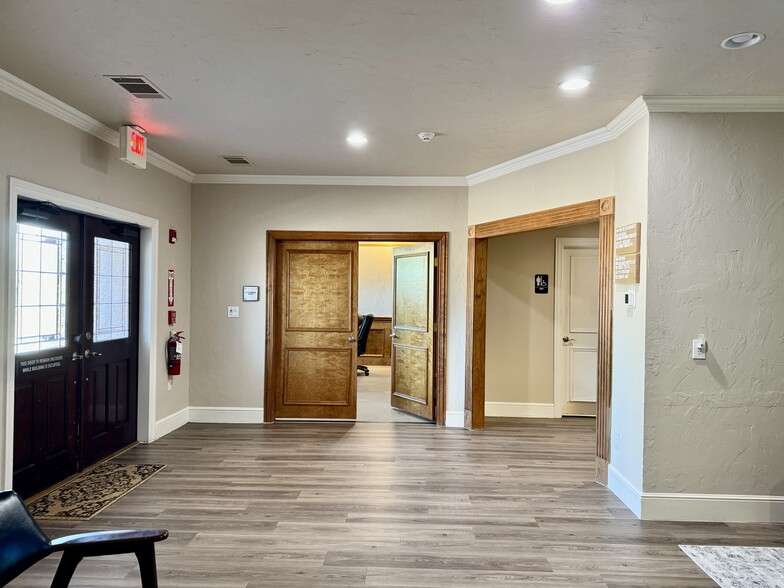 2001 Timber Creek Rd, Flower Mound, TX à louer - Photo de l’immeuble – Image 3 sur 7