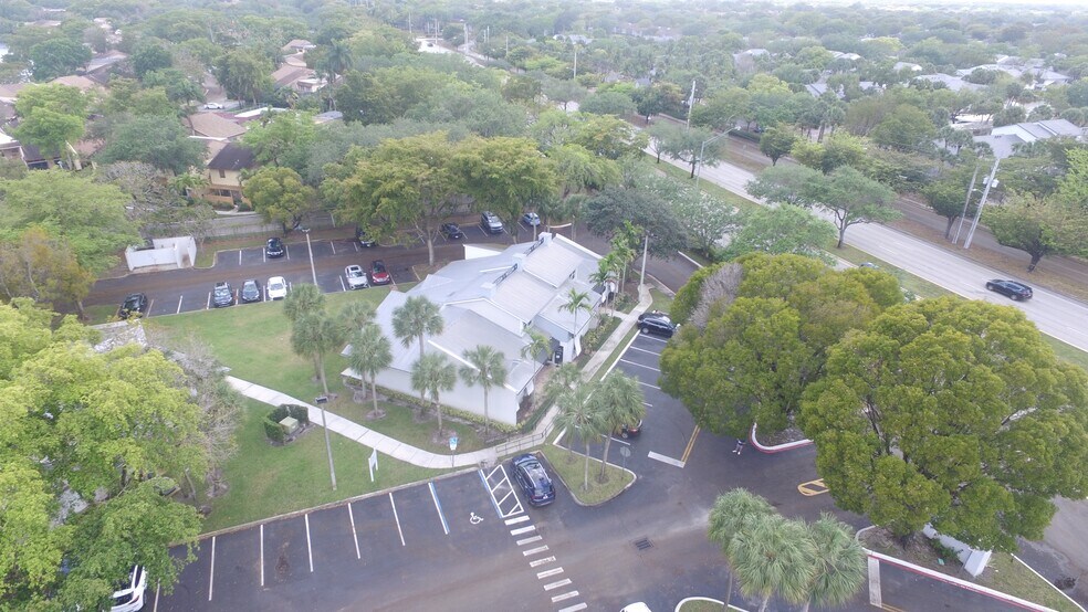1200 N University Dr, Plantation, FL à vendre - Photo de l’immeuble – Image 2 sur 11