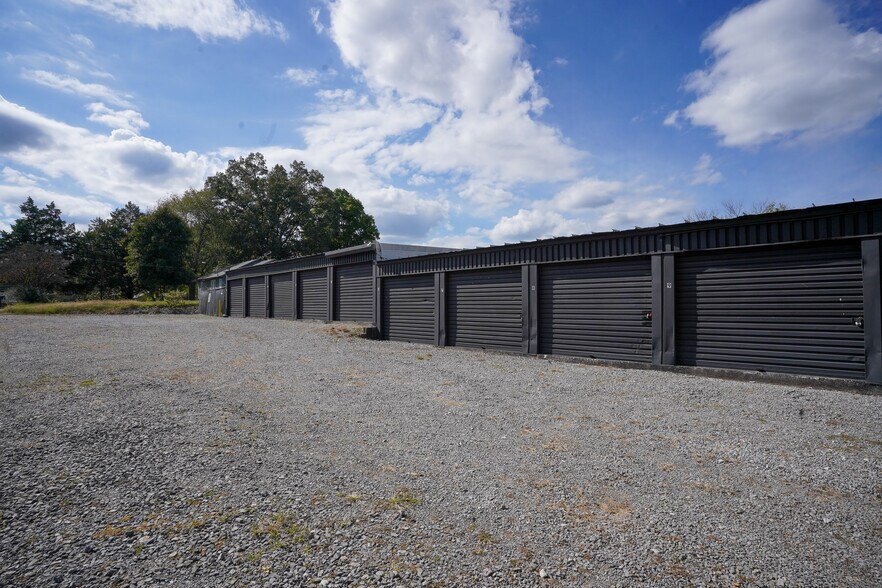 Hope Storage Portfolio | 155 Units portefeuille de 2 biens à vendre sur LoopNet.fr - Photo de l’immeuble – Image 2 sur 23