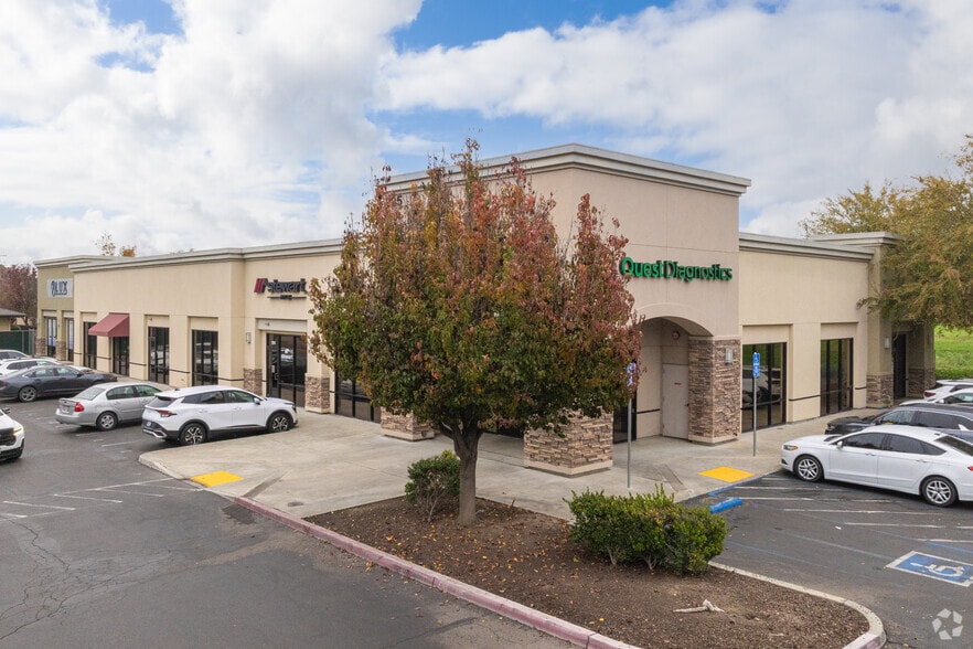 307 & 325 Mall Drive, Hanford portefeuille de 2 biens à vendre sur LoopNet.fr - Photo principale – Image 2 sur 3