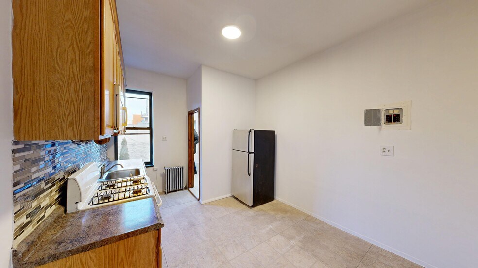 954 Manhattan Ave, Brooklyn, NY à vendre - Photo de l’immeuble – Image 2 sur 15