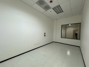 2651 N Crimson Canyon Dr, Las Vegas, NV à louer Photo intérieure– Image 2 sur 10