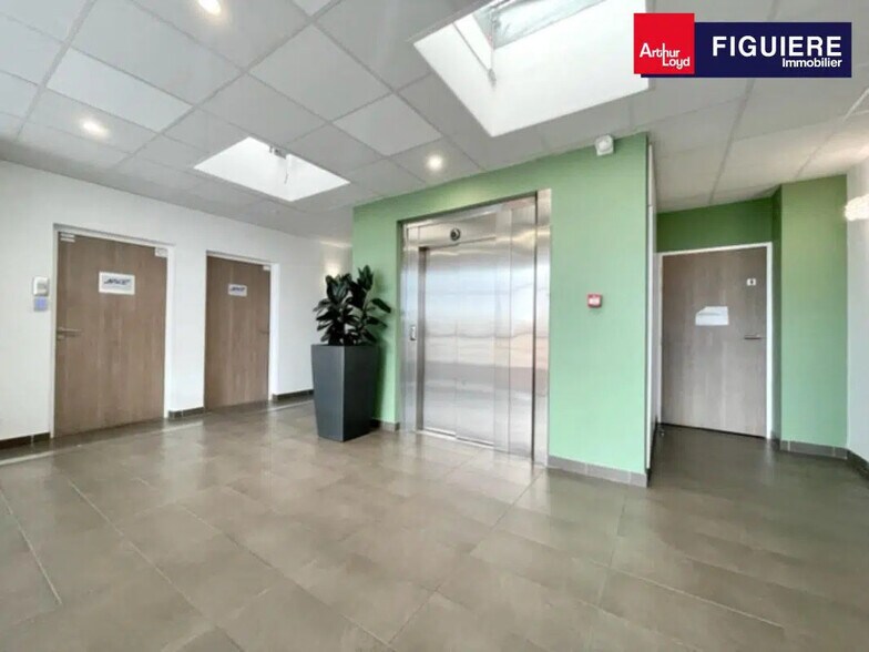 Bureau dans Aix-en-Provence à louer - Hall d’entrée – Image 2 sur 9