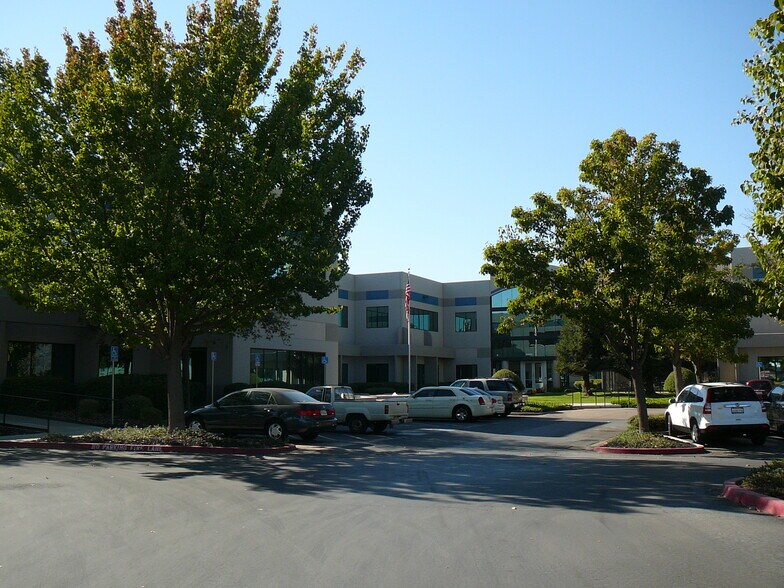10000 Goethe Rd, Sacramento, CA à vendre - Photo de l’immeuble – Image 1 sur 8