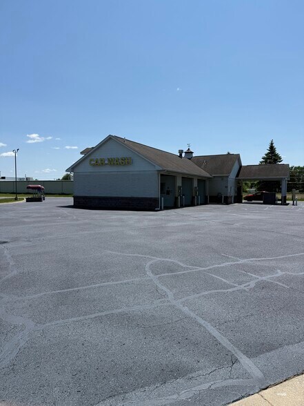 253 W Old Orchard Trl, Coleman, MI à vendre - Photo de l’immeuble – Image 2 sur 9