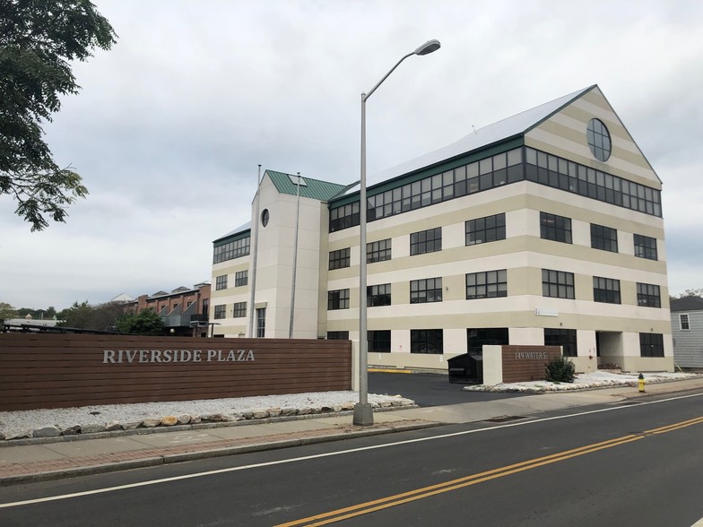 149 Water St, Norwalk, CT à louer - Photo de l’immeuble – Image 1 sur 9
