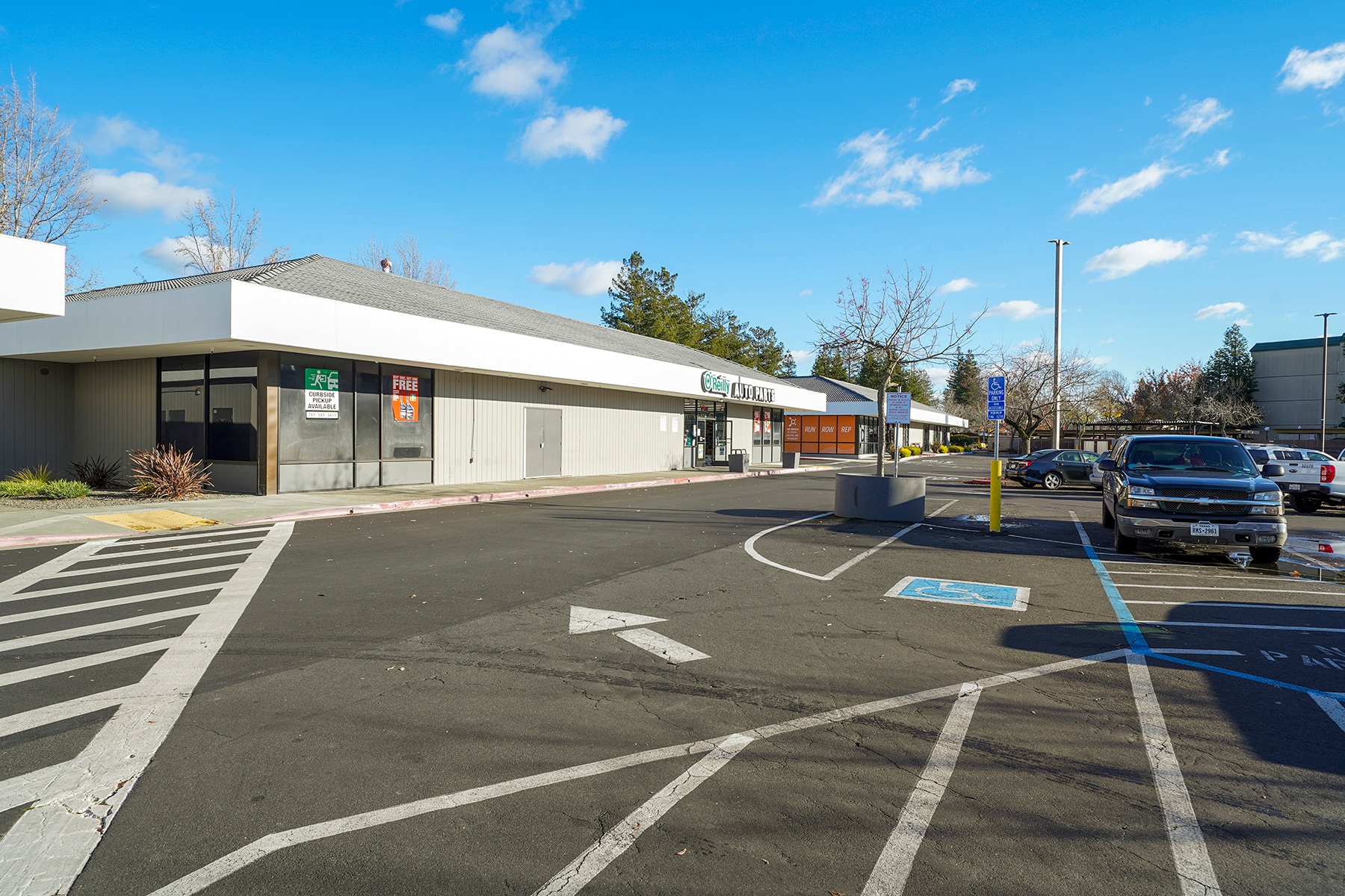 15-190 Raleys Towne Ctr, Rohnert Park, CA à louer Photo principale– Image 1 sur 5