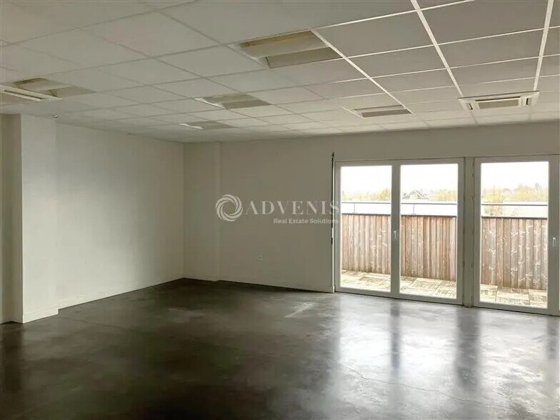 Bureau dans Bourges à louer - Photo de l’immeuble – Image 3 sur 5