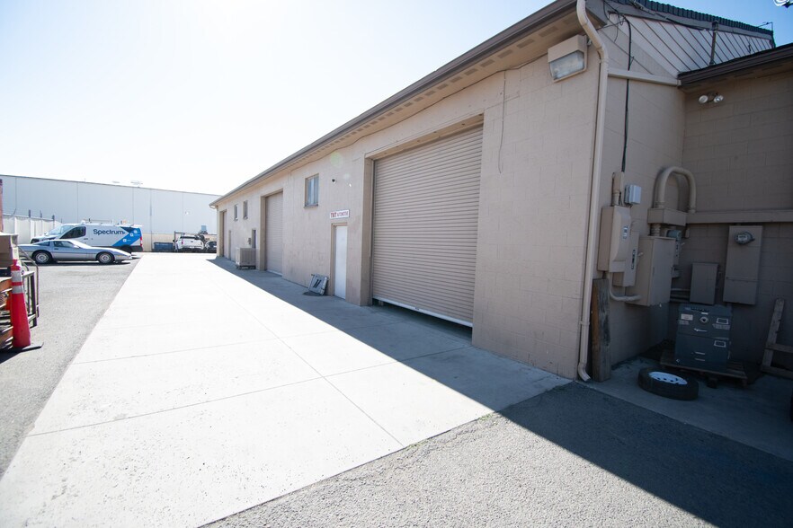 850 Greg St, Sparks, NV à louer - Photo de l’immeuble – Image 2 sur 7