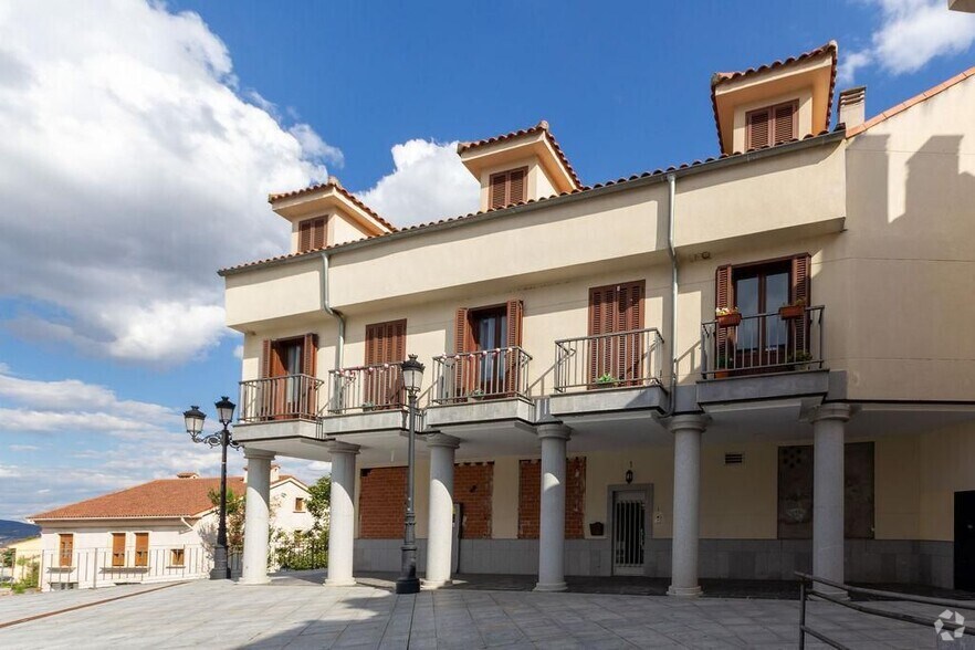 Immeuble residentiel dans Venturada, Madrid à vendre - Photo intérieure – Image 1 sur 1