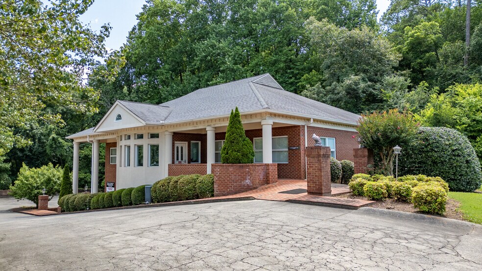 1421 Ross Dr, Dalton, GA à vendre - Photo principale – Image 1 sur 90