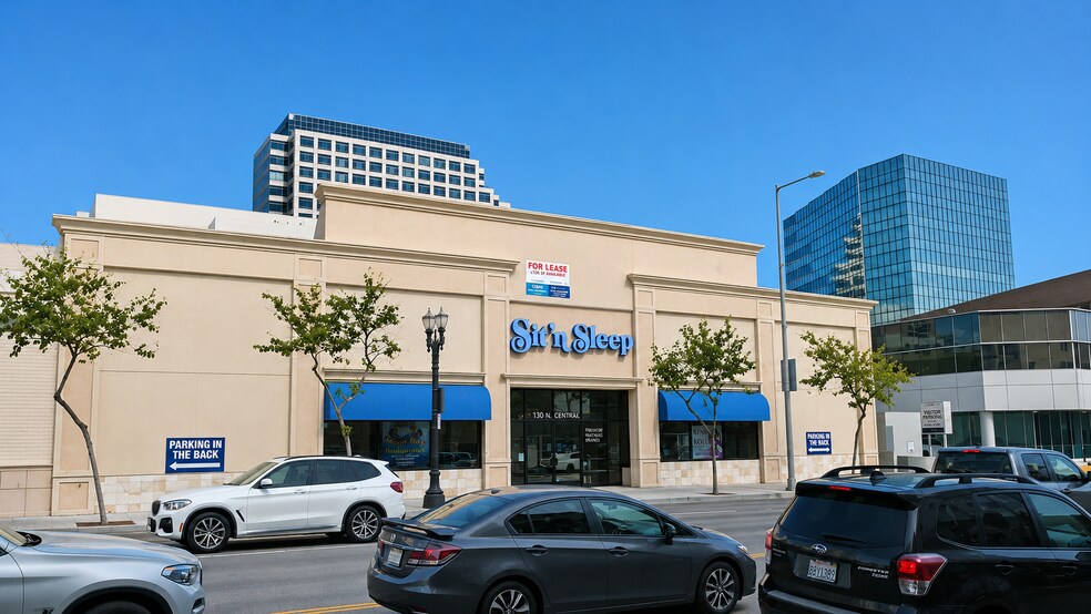 130-144 N Central Ave, Glendale, CA à louer - Photo de l’immeuble – Image 1 sur 21