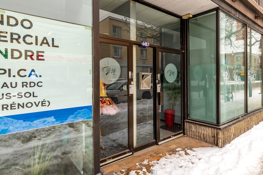 4479-4487 Rue Sainte-Catherine E E, Montréal, QC à vendre - Photo de l’immeuble – Image 3 sur 5