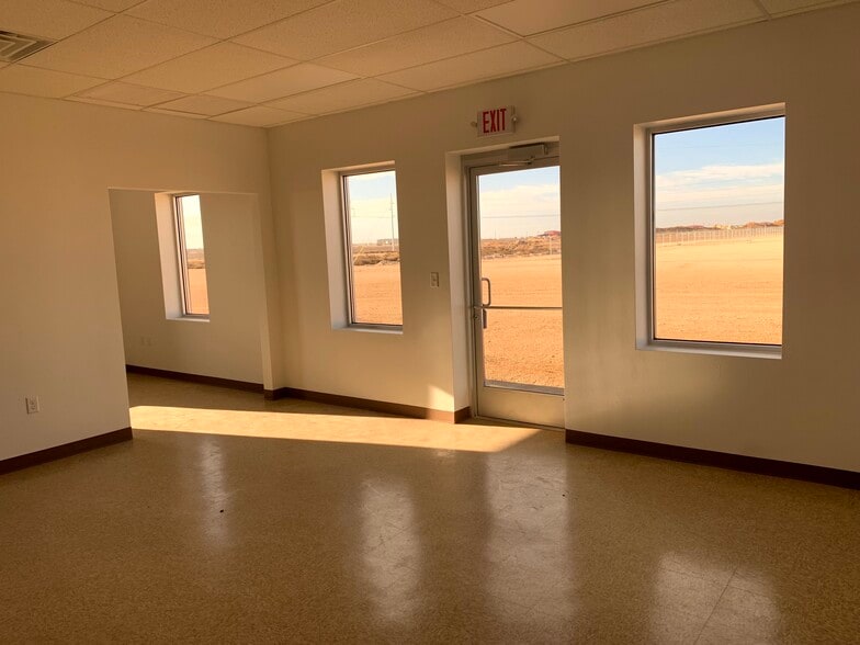 8516 County 66 rd, Midland, TX à louer - Photo intérieure – Image 2 sur 15