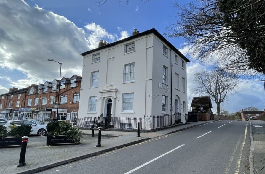 21 Market Hl, Southam à louer - Photo principale – Image 1 sur 8