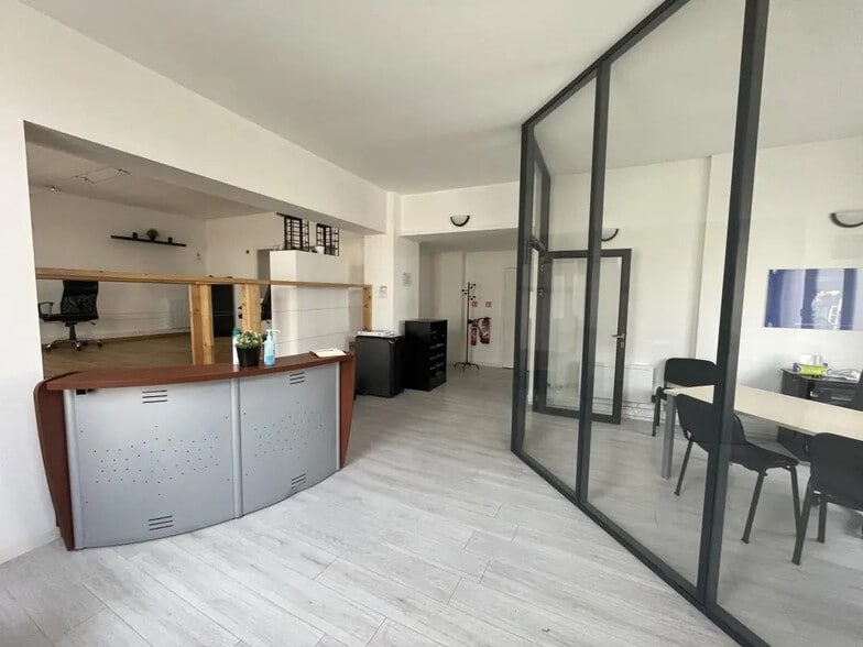 74 Avenue De Flandre, Villeneuve-d'Ascq à louer - Photo de l’immeuble – Image 3 sur 12