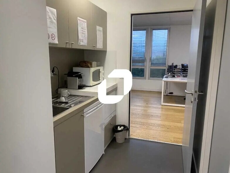 Bureau dans Mérignac à louer - Photo de l’immeuble – Image 3 sur 10