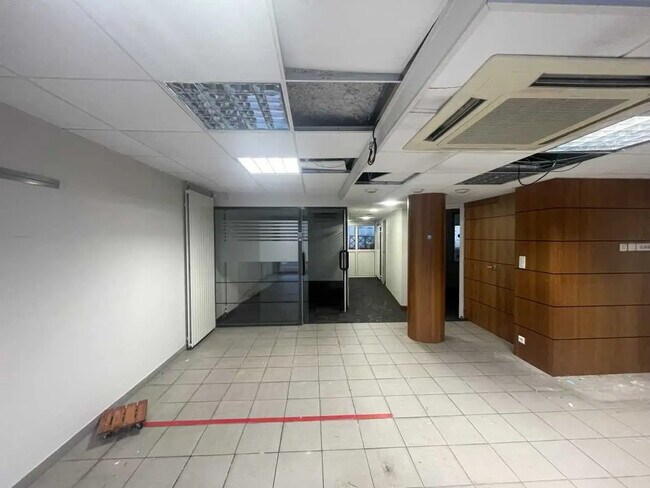 Plus de détails pour 1 Rue Bertrand, Vertou - Local commercial à louer