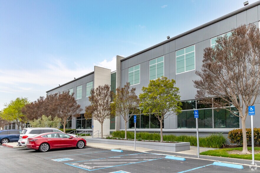 2720 Zanker Rd, San Jose, CA à vendre - Photo de l’immeuble – Image 2 sur 8