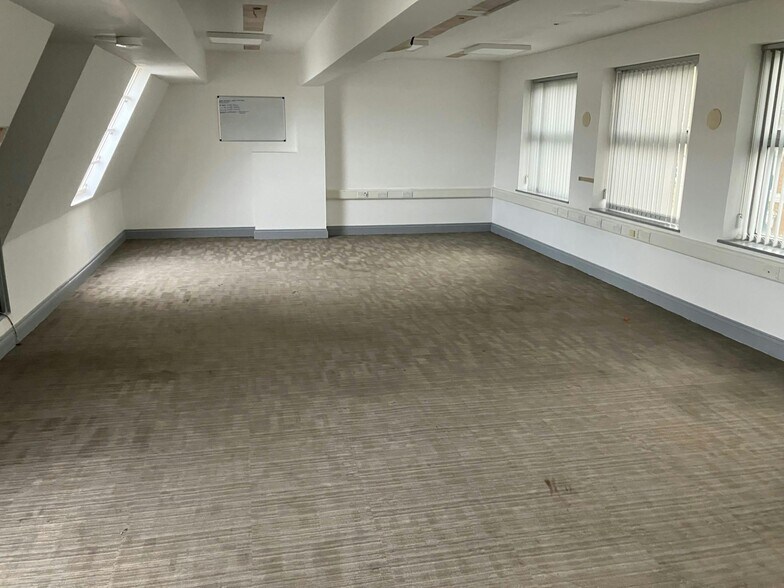 121-123 High St, Slough à vendre - Photo intérieure – Image 2 sur 8