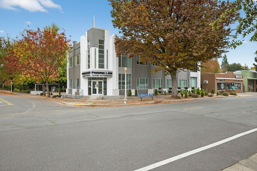 2725 Riverside Blvd, Sacramento, CA à vendre - Photo de l’immeuble – Image 2 sur 13