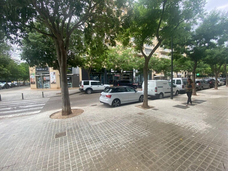 Local commercial dans València, Valencia à vendre - Photo de l’immeuble – Image 3 sur 17