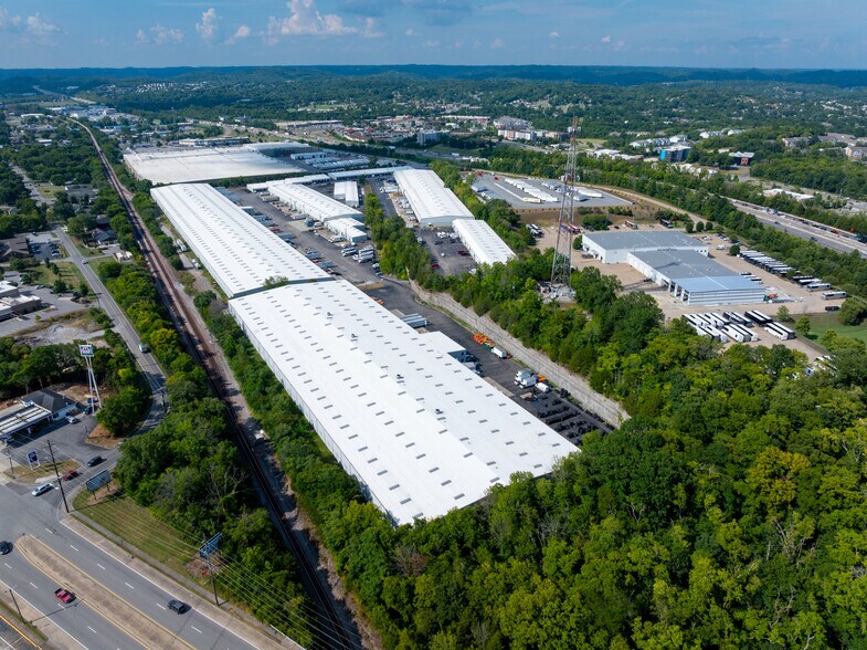 101-114 Space Park N, Goodlettsville, TN à louer - Photo de l’immeuble – Image 2 sur 11