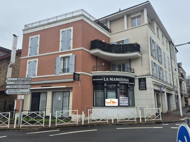 Rue Pierre Brossolette, Le Plessis-Bouchard à louer - Photo de l’immeuble – Image 1 sur 2