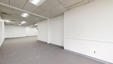 450-460 Veterans Dr, Burlington, NJ à louer Numérisation 3D Matterport– Image 1 sur 10