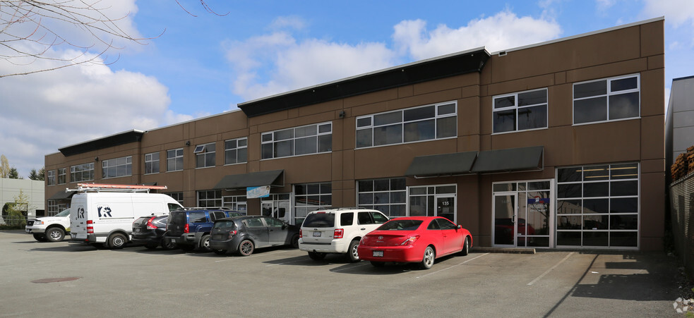 15100 Knox Way, Richmond, BC à louer - Photo de l’immeuble – Image 3 sur 9
