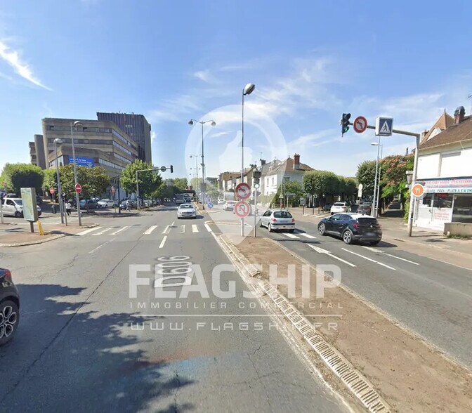 Local commercial dans Melun à louer - Photo de l’immeuble – Image 2 sur 2