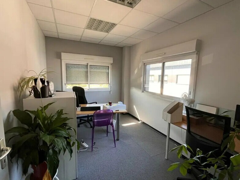 Bureau dans Saint-Avé à louer - Photo principale – Image 1 sur 2
