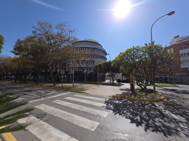 Bureau dans El Ejido, Almería à vendre - Photo principale – Image 2 sur 27