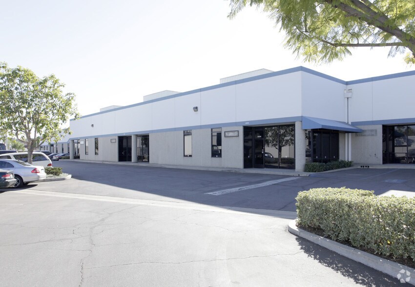 20440-20470 Carrey Rd, Walnut, CA à louer - Photo de l’immeuble – Image 2 sur 3