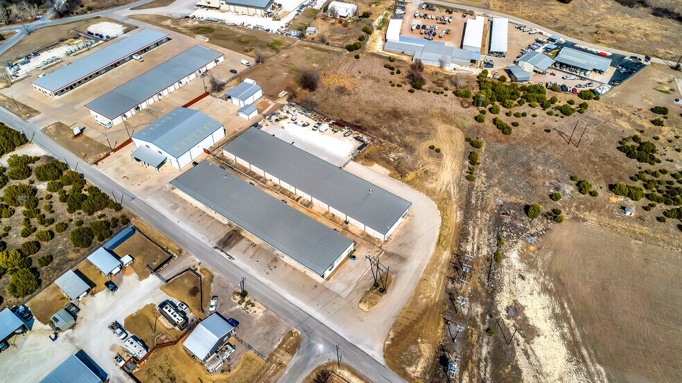 129 M and M Ranch Rd, Granbury, TX à louer - Photo principale – Image 1 sur 28