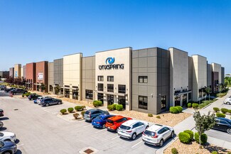 Plus de détails pour 2884-2900 NE Independence Ave, Lee's Summit, MO - Local d'activités à louer